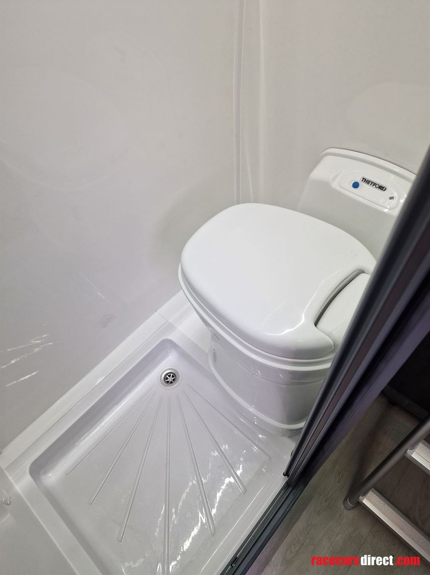 mercedes-sprinter-racehome-2021