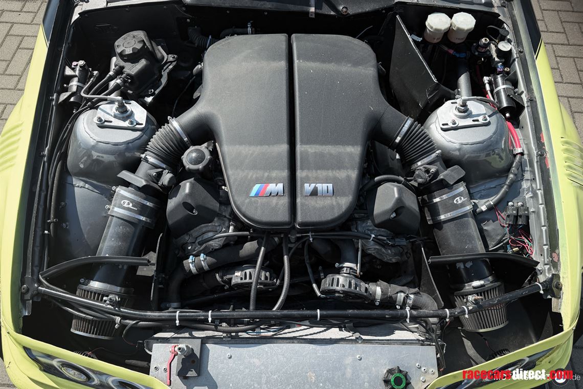 bmw-e36-race-car-s85-v10-gtr-axles-center-loc