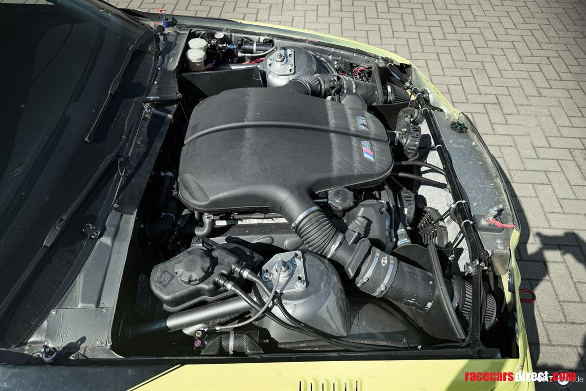 bmw-e36-race-car-s85-v10-gtr-axles-center-loc