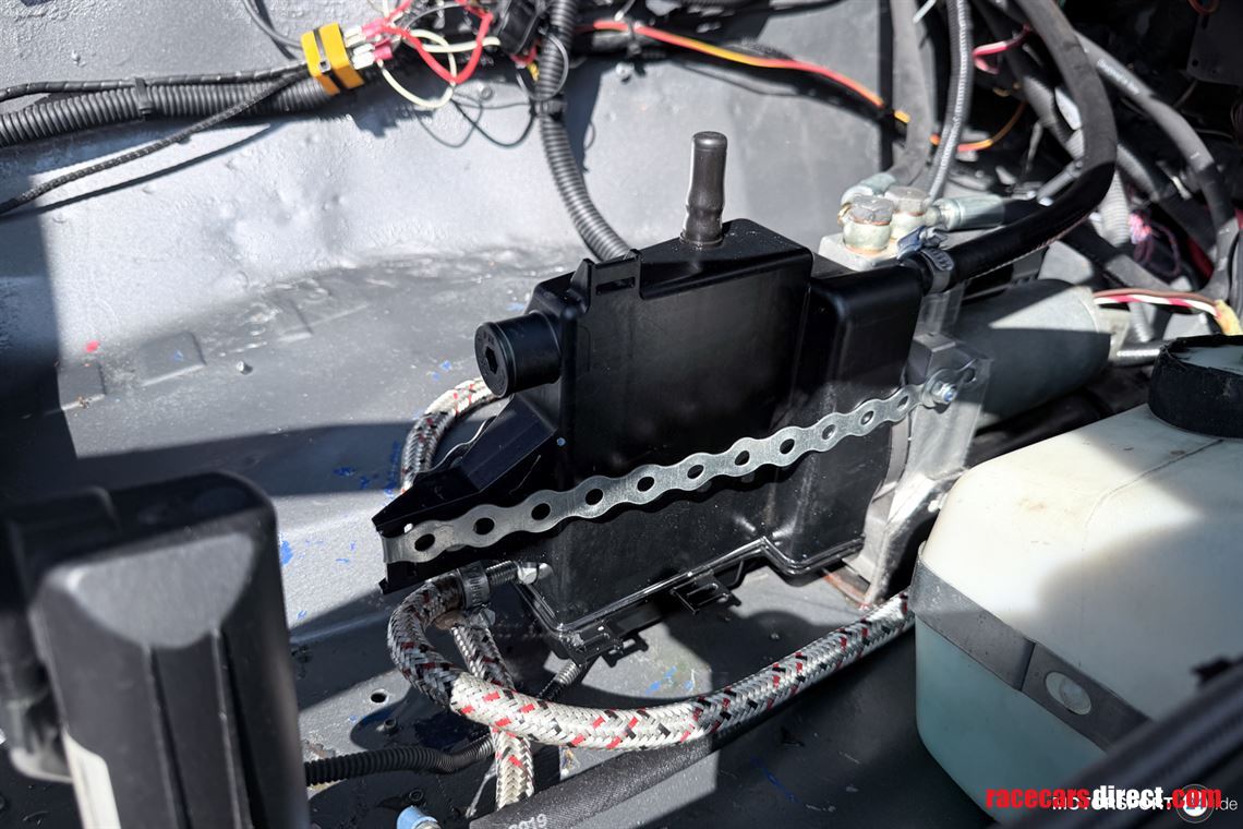 bmw-e36-race-car-s85-v10-gtr-axles-center-loc