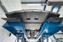 bmw-e36-race-car-s85-v10-gtr-axles-center-loc