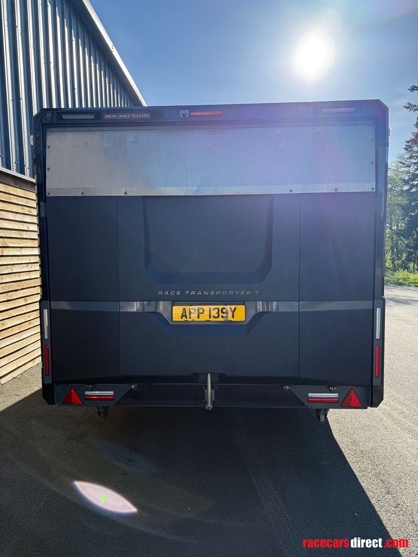 very-high-spec-brian-james-rt7-trailer