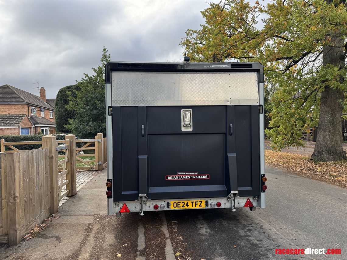 brian-james-race-transporter-4-black-2024