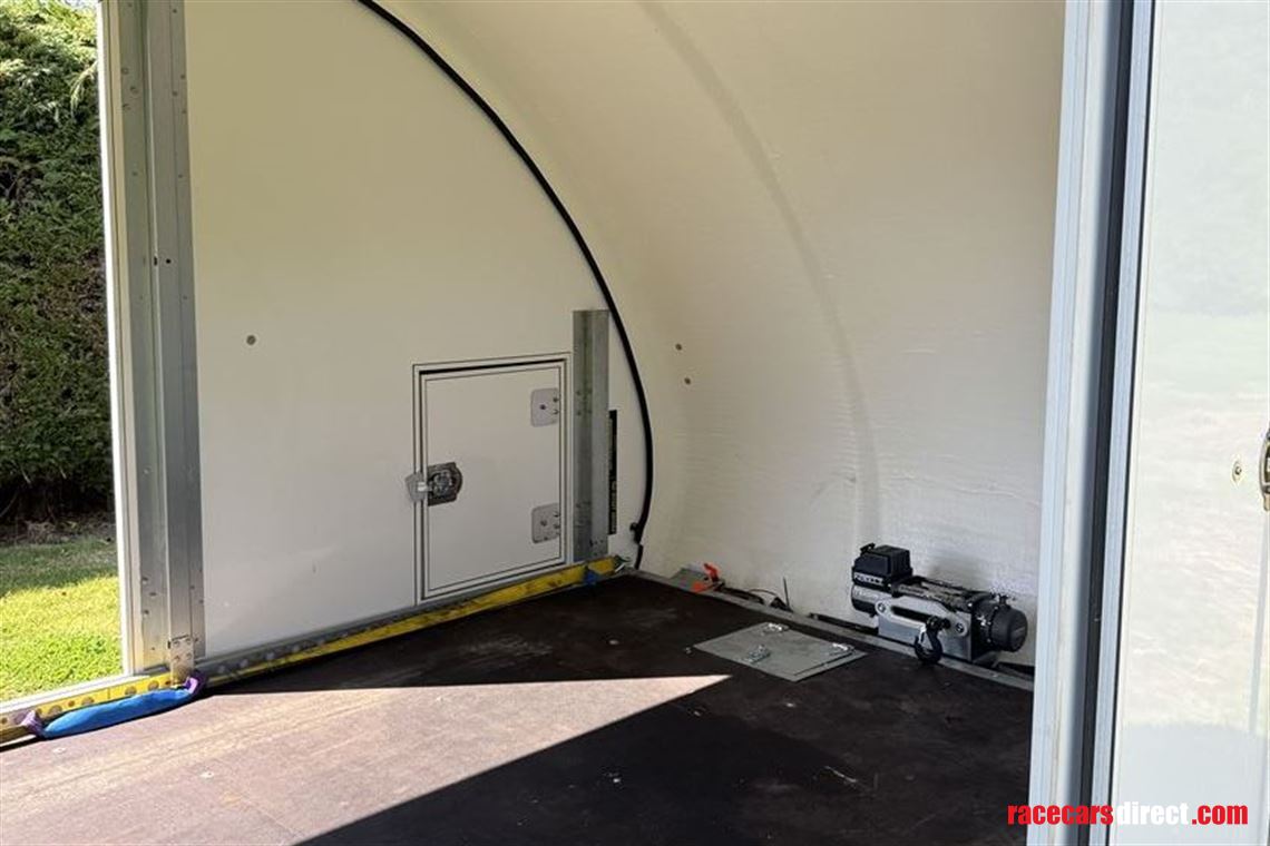 woodford-rl6022-35t-twin-axle-enclosed-car-tr