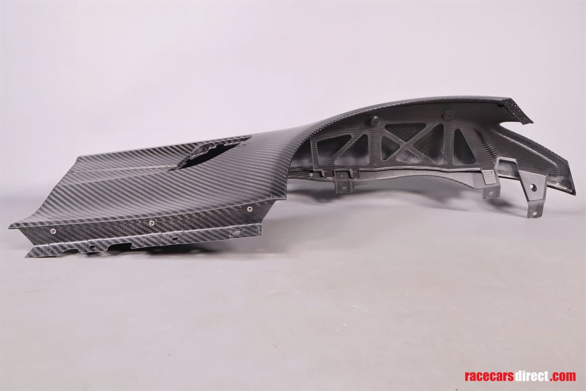 mercedes-amg-gt4-fender-front-right