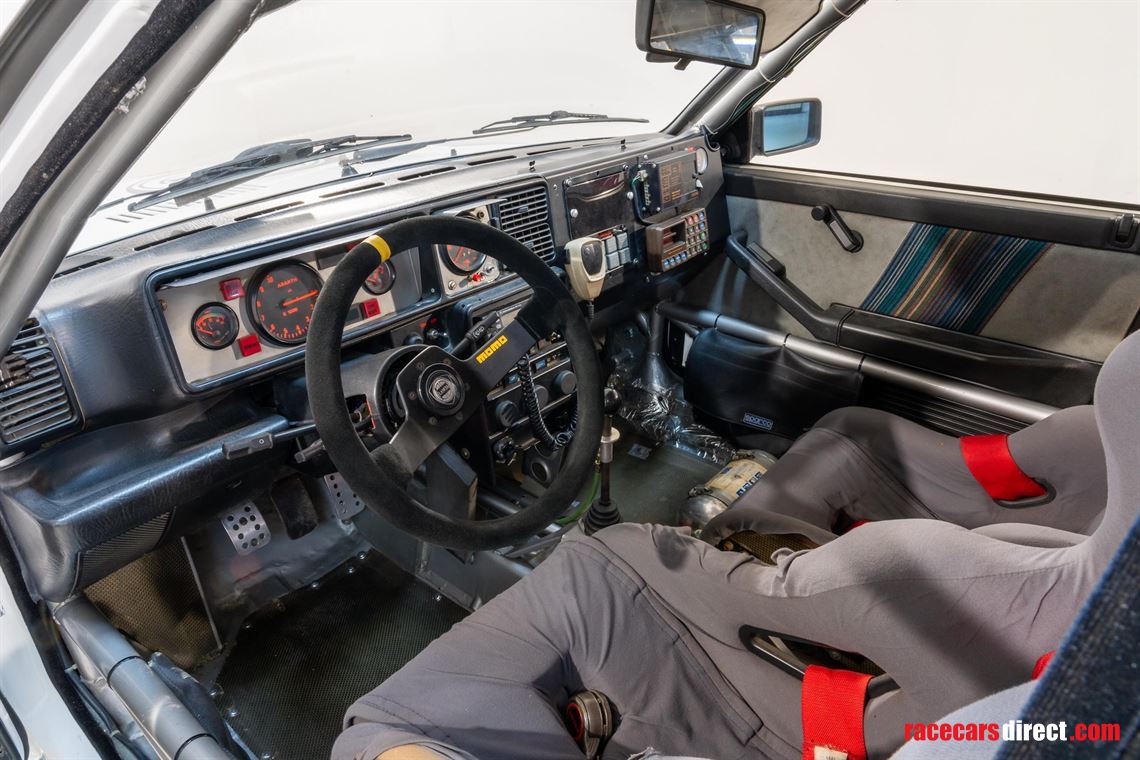 1989-lancia-delta-integrale-8v-gra-martini-ex