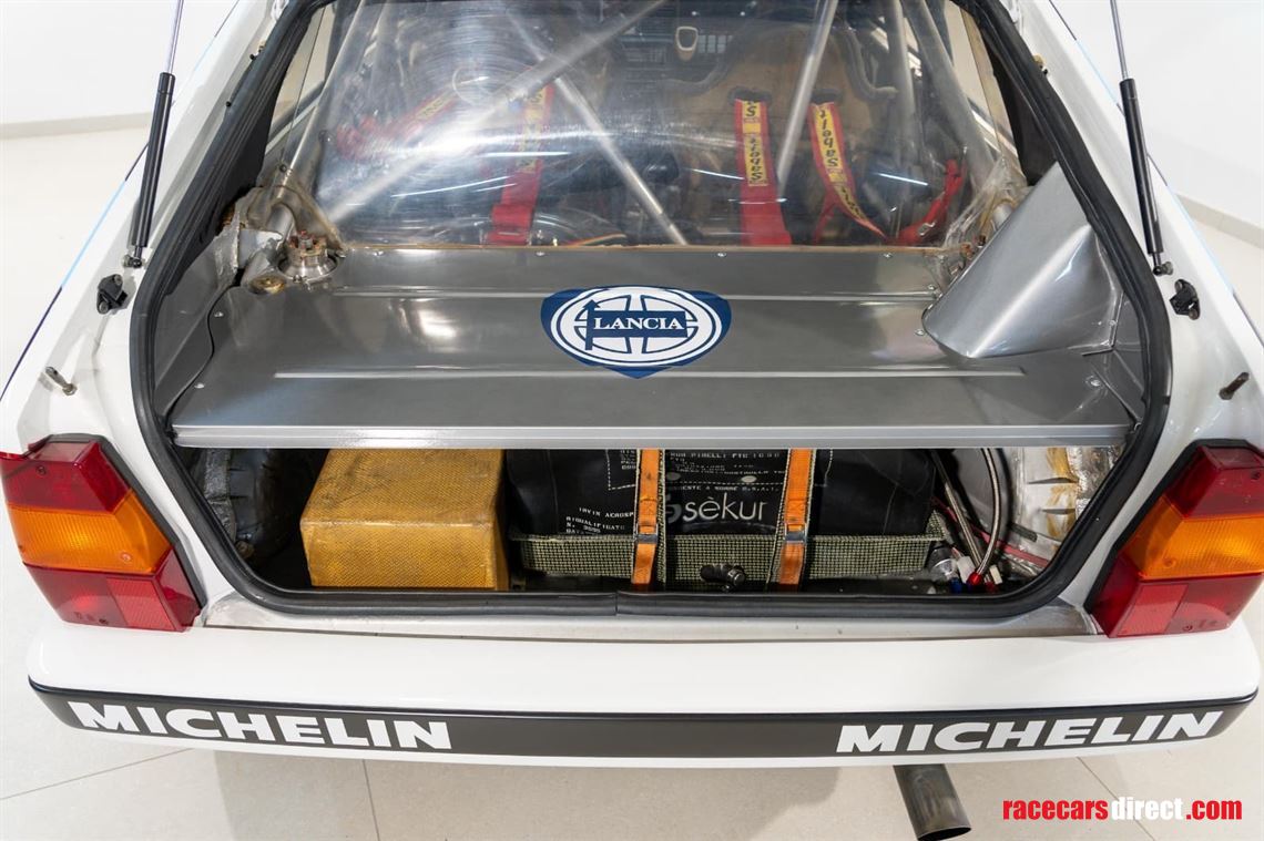 1989-lancia-delta-integrale-8v-gra-martini-ex