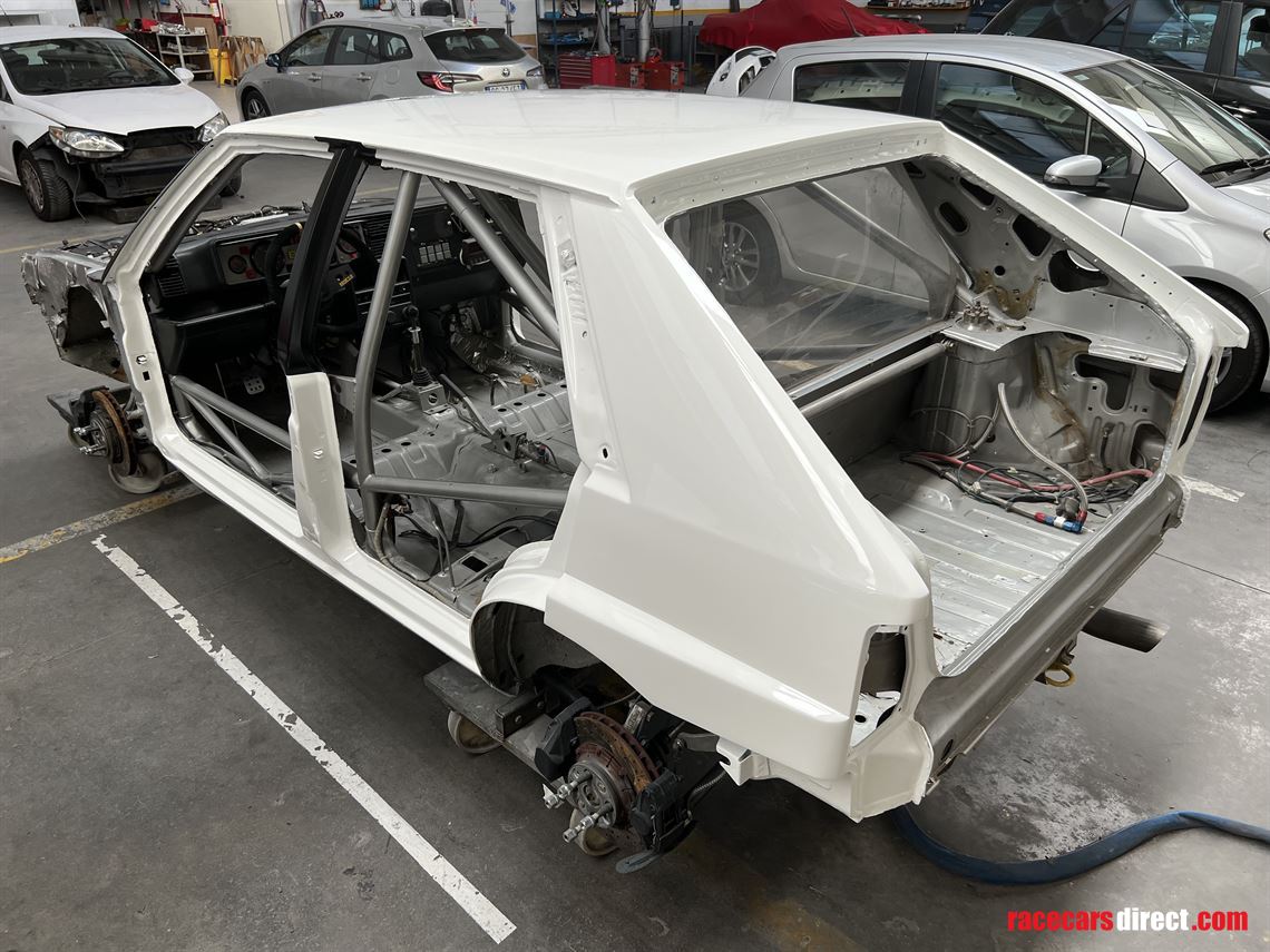 1989-lancia-delta-integrale-8v-gra-martini-ex