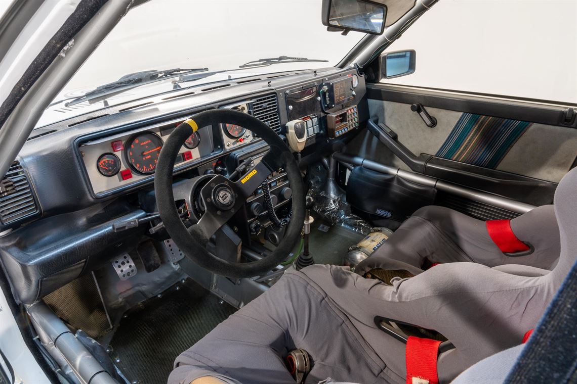 1989-lancia-delta-integrale-8v-gra-martini-ex