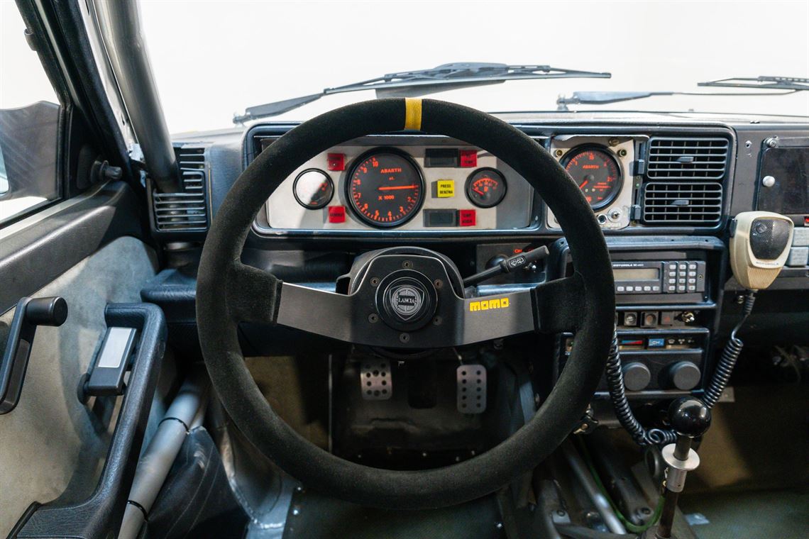 1989-lancia-delta-integrale-8v-gra-martini-ex