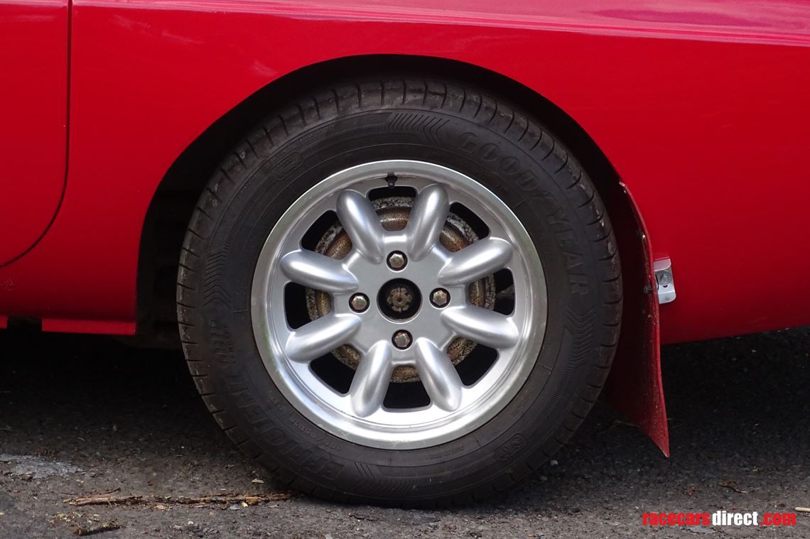 1967-reliant-scimitar-gt-se4a