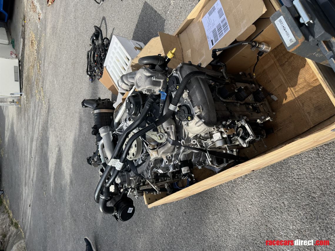 porsche-gt4rs--22-engine