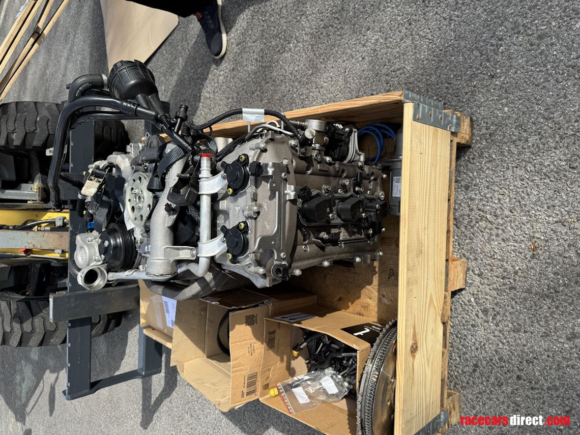 porsche-gt4rs--22-engine