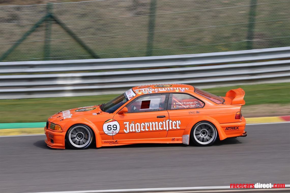 e36-m3-coupe-wide-fenders-front-rear-new