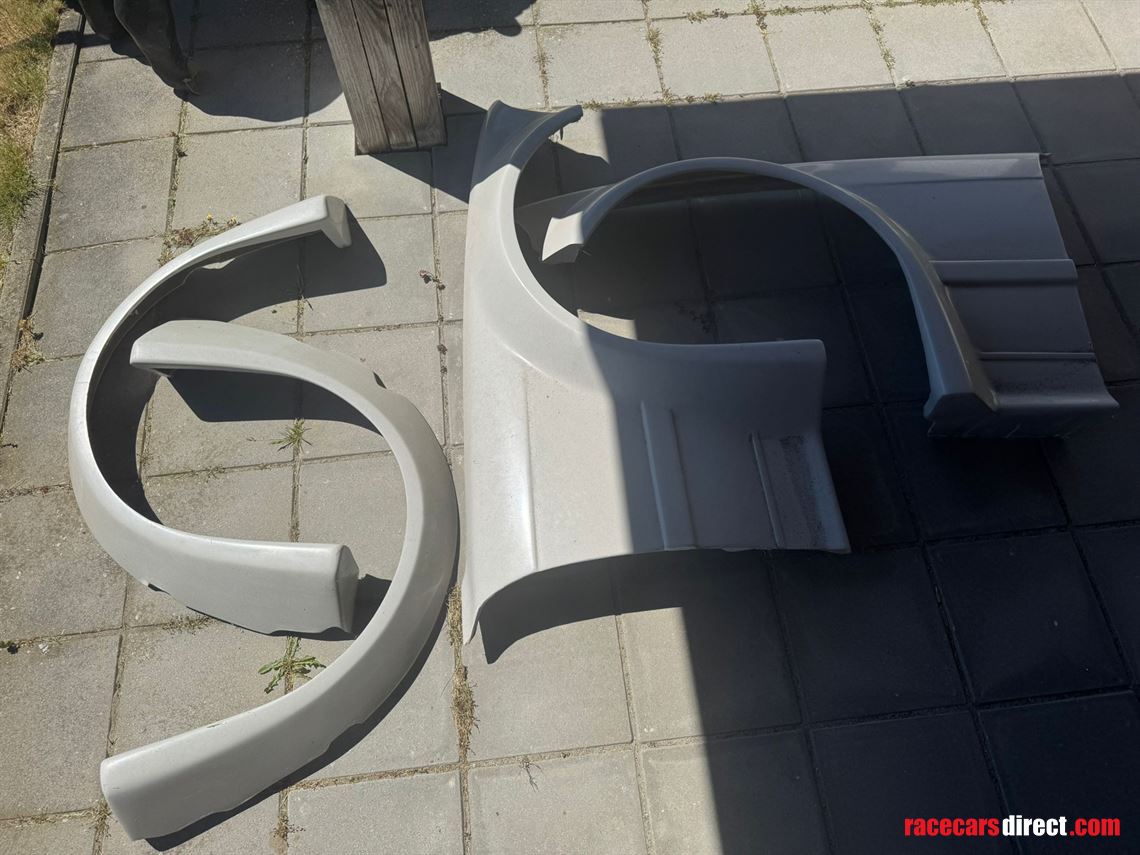 e36-m3-coupe-wide-fenders-front-rear-new