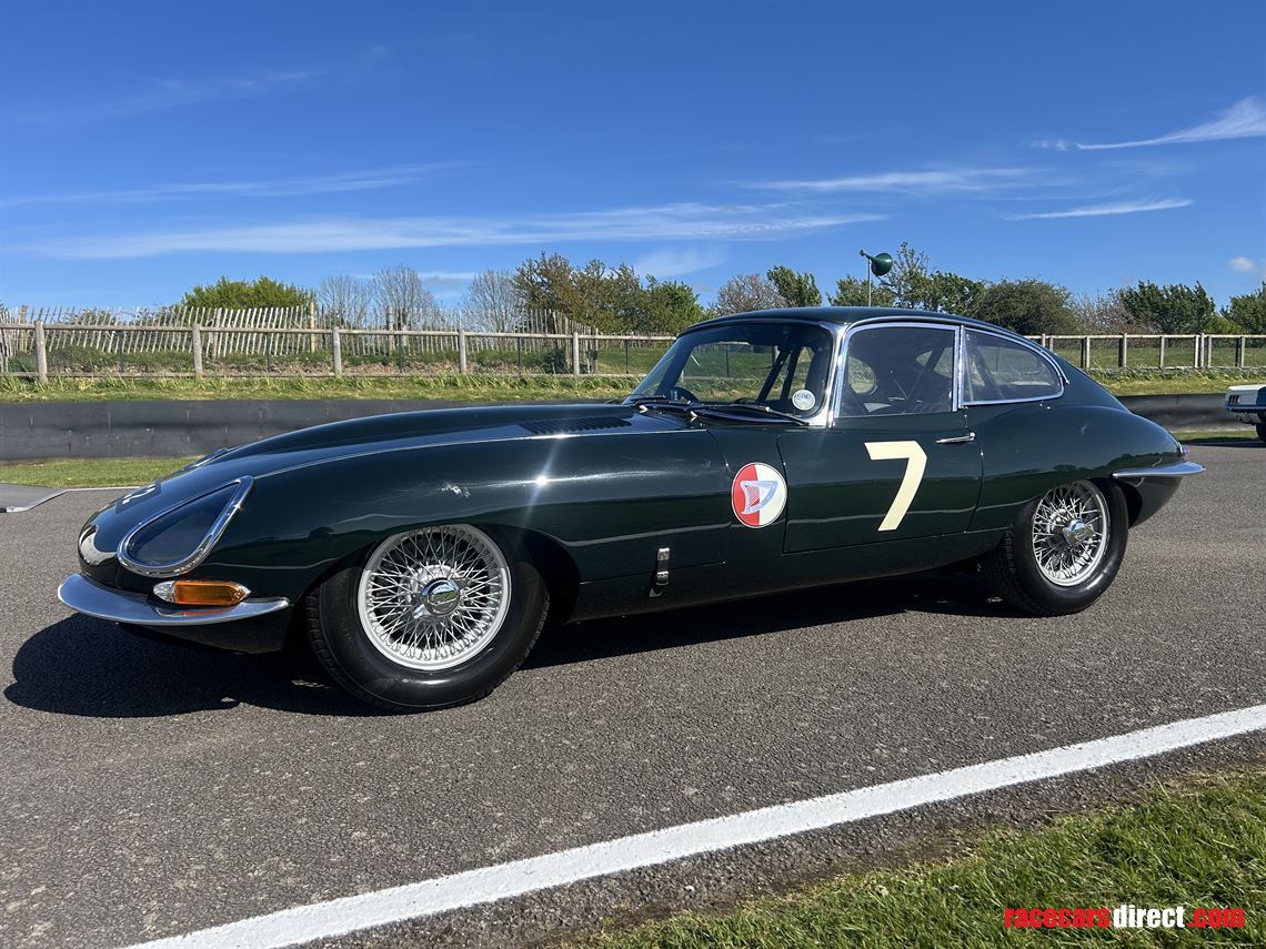 jaguar-e-type-1961-fhc-flat-floor