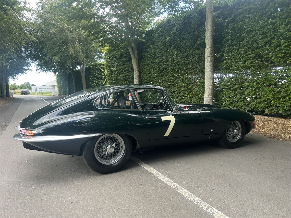 jaguar-e-type-1961-fhc-flat-floor