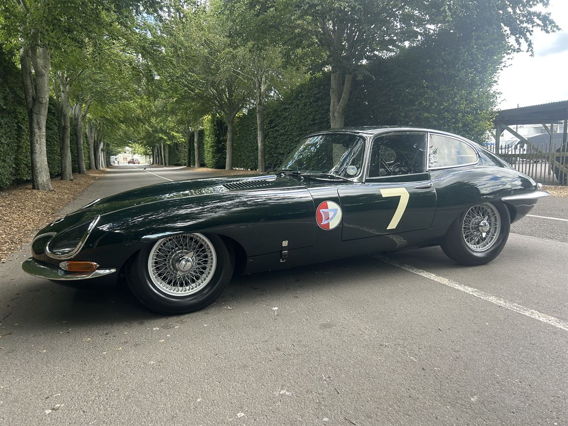 jaguar-e-type-1961-fhc-flat-floor