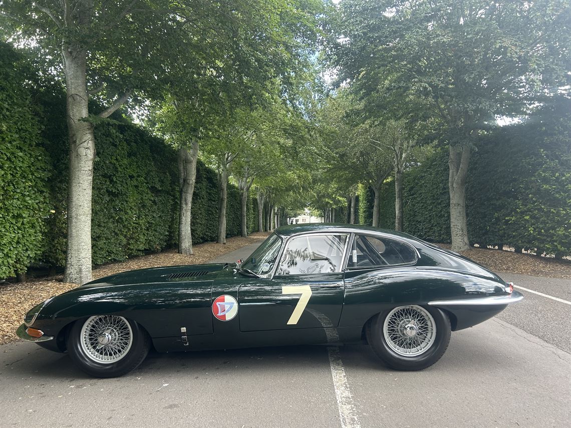 jaguar-e-type-1961-fhc-flat-floor