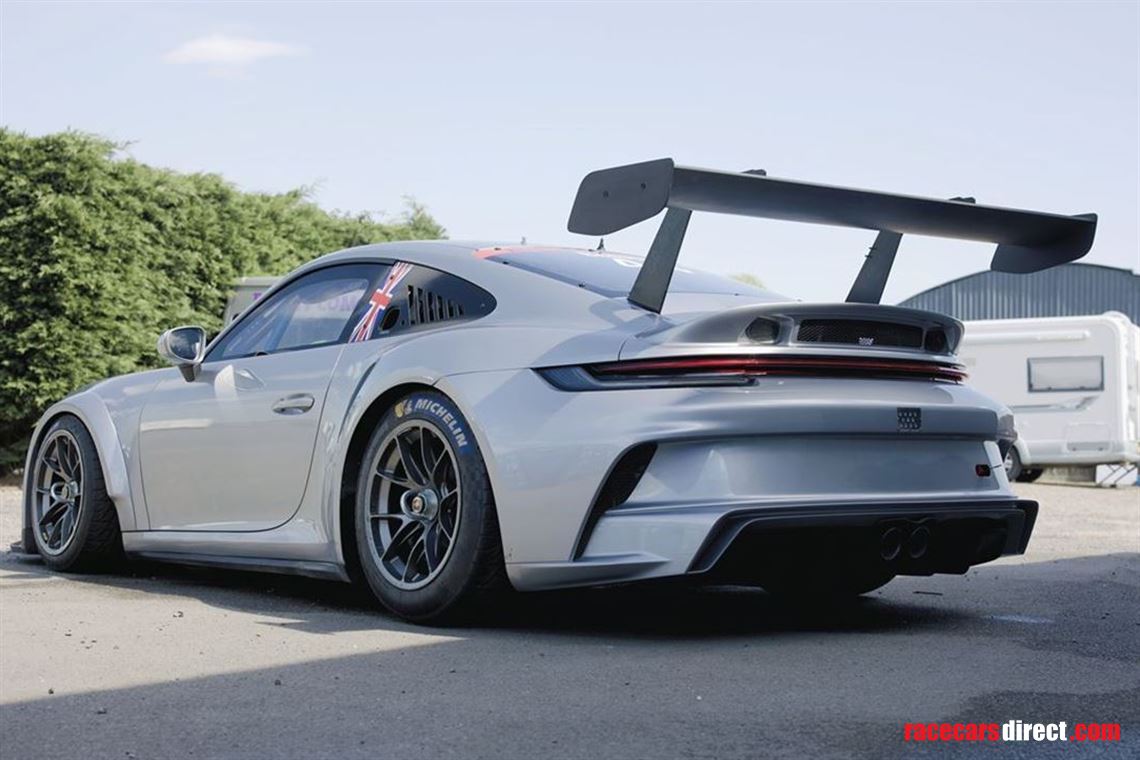 2025-porsche-carrera-cup-car-with-abs
