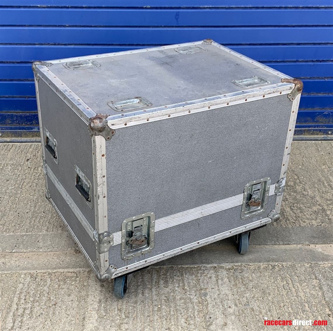 oakley-engine-flight-case
