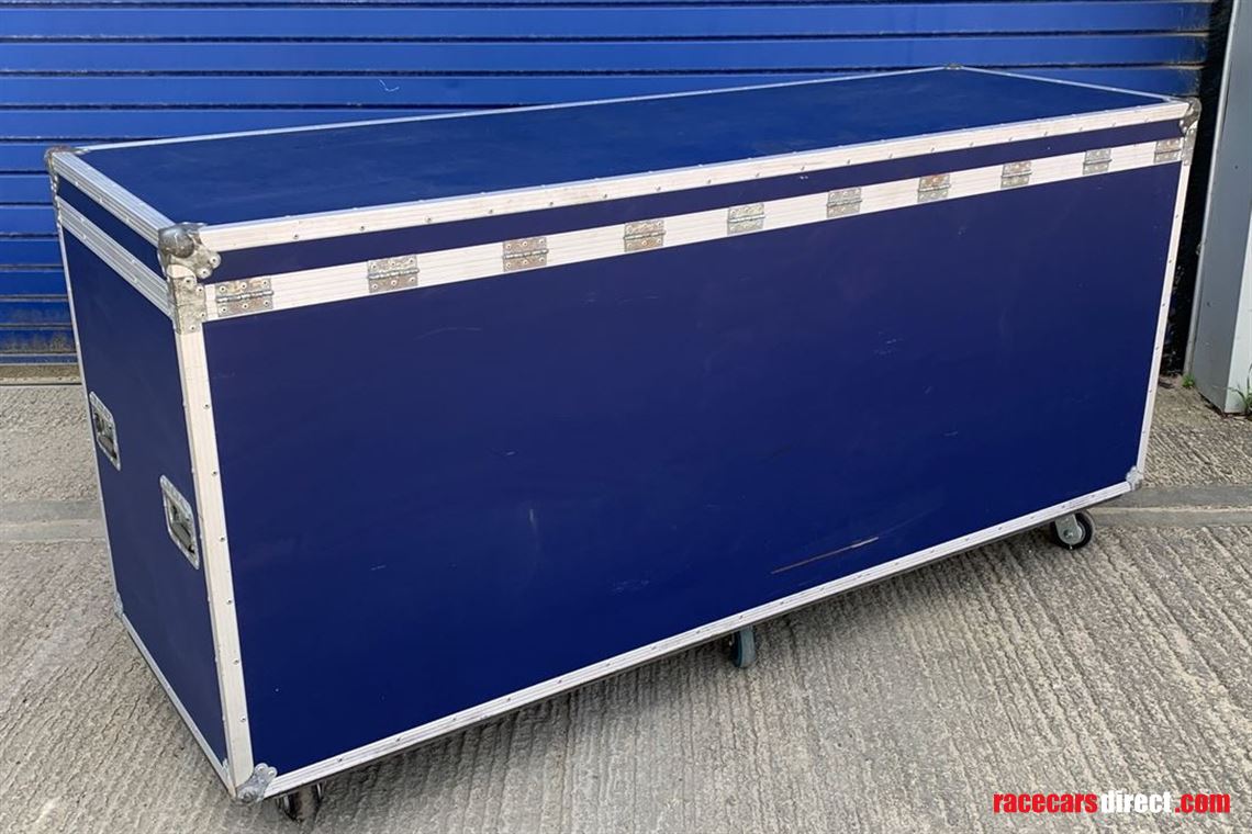 roadcase-flight-case-in-excellent-condition