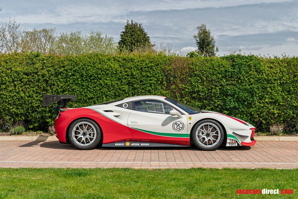 2018-ferrari-488-challenge