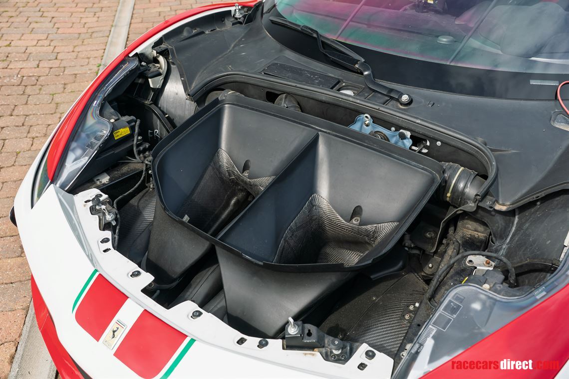 2018-ferrari-488-challenge