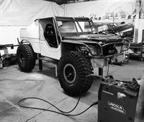 rally-land-rover-defender-desert-raceoff-road