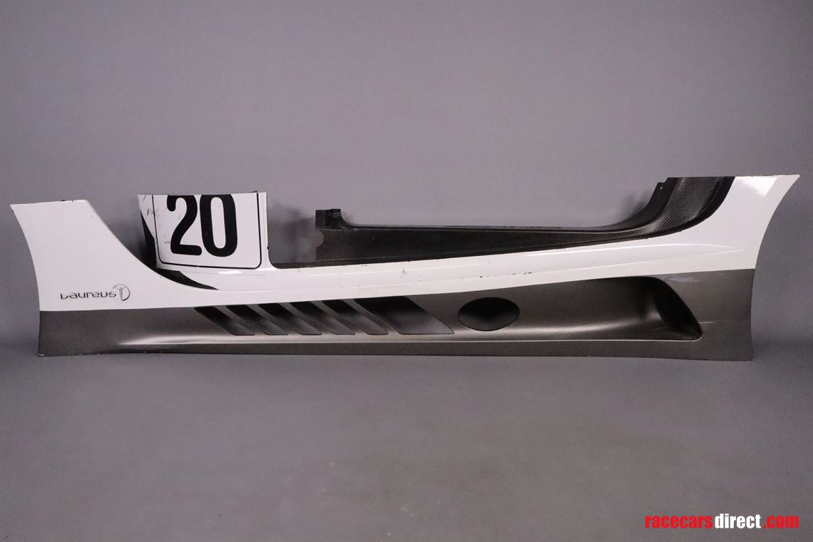 mercedes-benz-amg-gt3-side-skirt-left-carbon