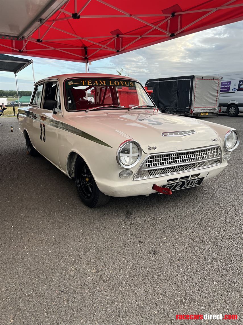ford-lotus-cortina-mk1-race-car