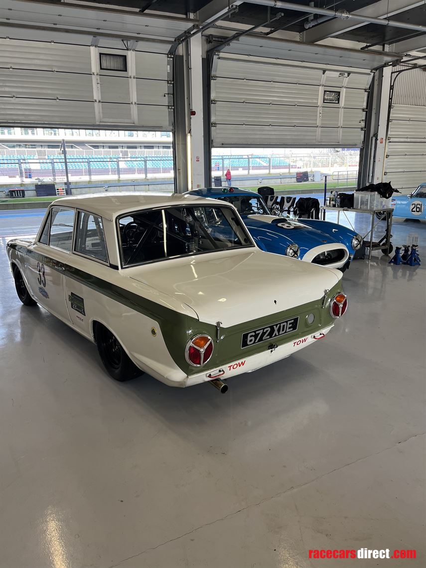 ford-lotus-cortina-mk1-race-car