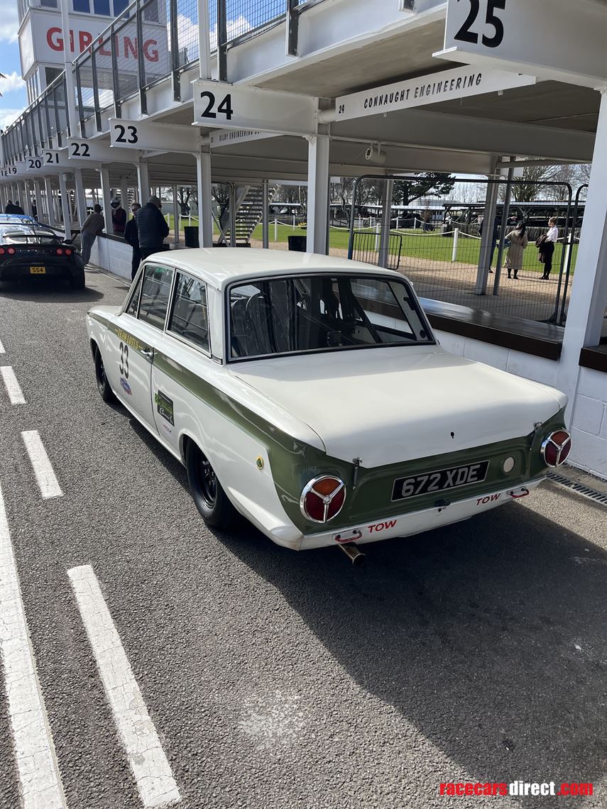 ford-lotus-cortina-mk1-race-car