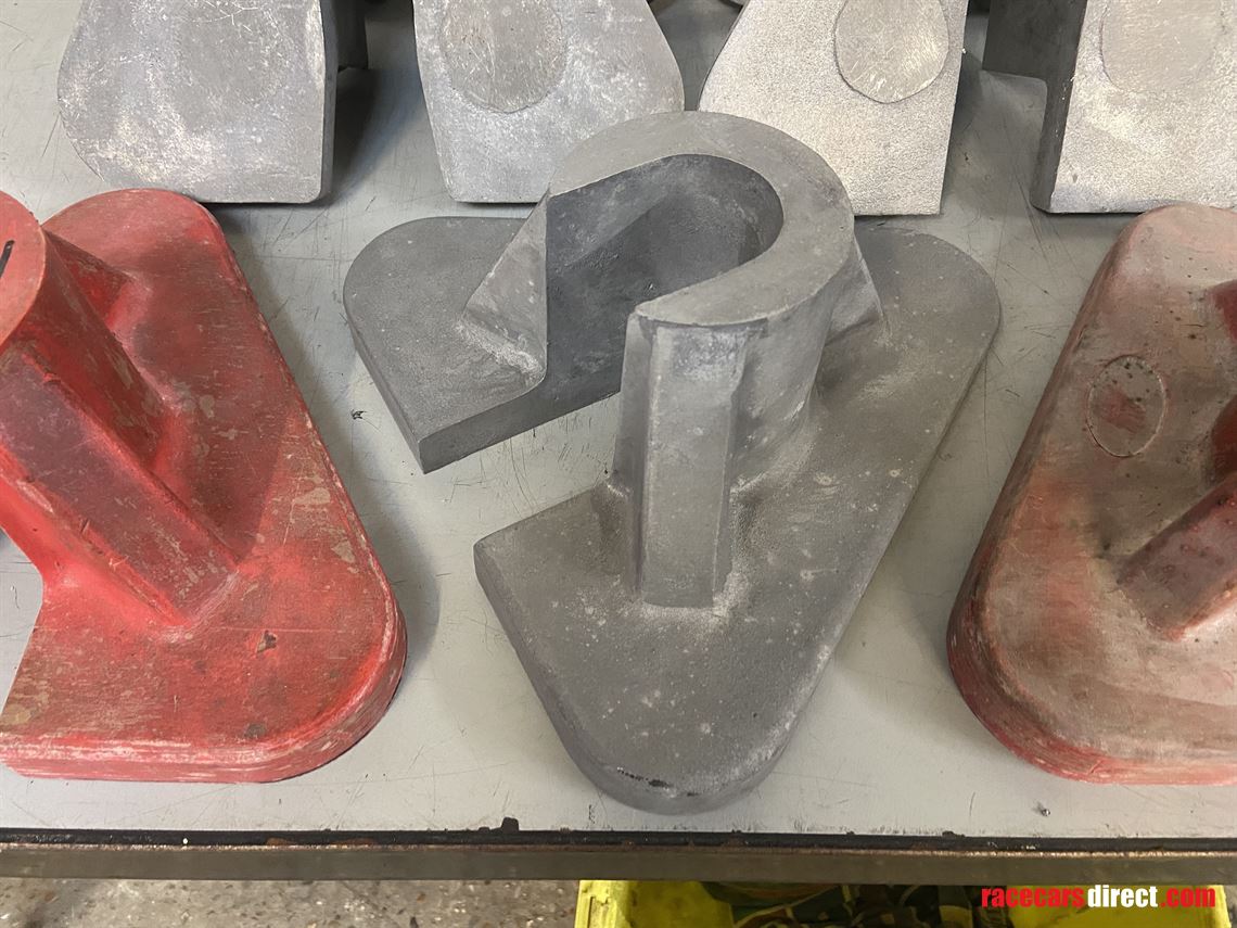 airjack-skates-cast-original-5-plus-the-resin