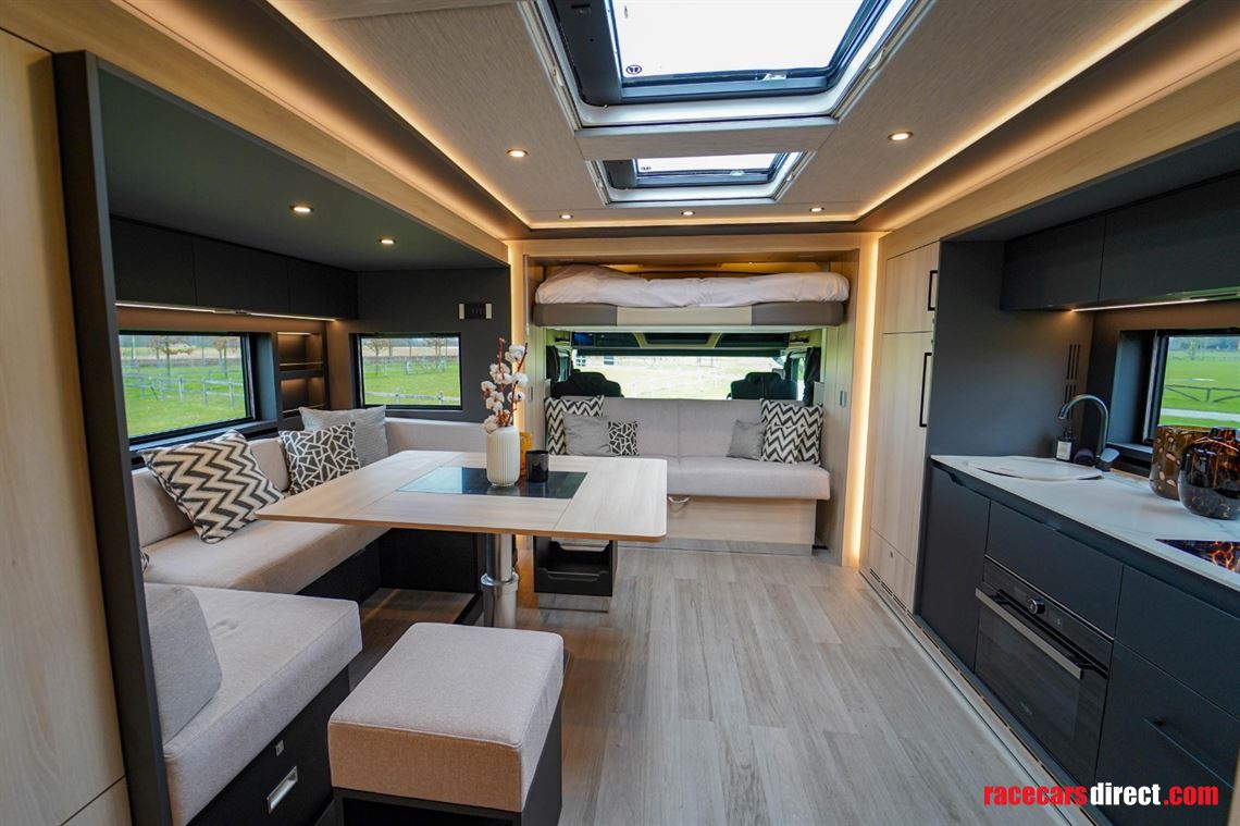 stx-motorhome---mercedes-benz-actros-triple-s
