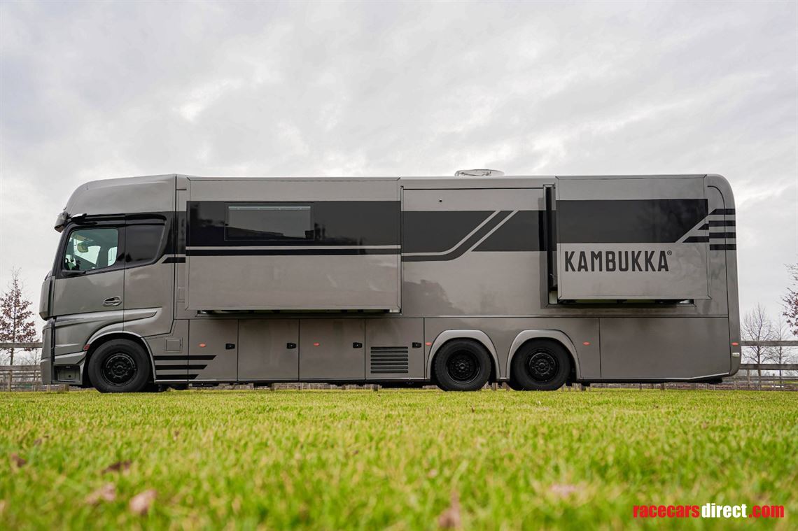 stx-motorhome---mercedes-benz-actros-triple-s