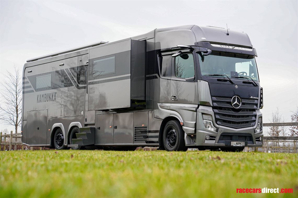 stx-motorhome---mercedes-benz-actros-triple-s