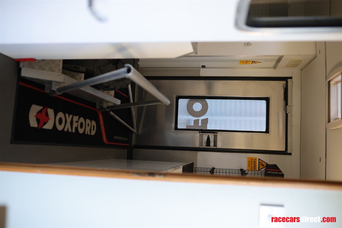 iveco-75t-truck-with-living-and-workshop-conv