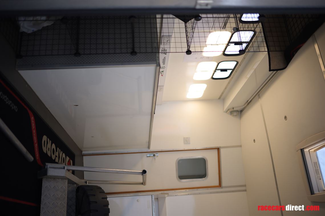 iveco-75t-truck-with-living-and-workshop-conv