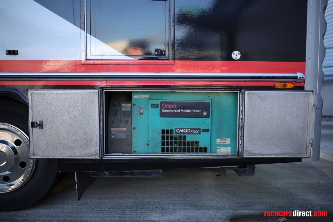 iveco-75t-truck-with-living-and-workshop-conv