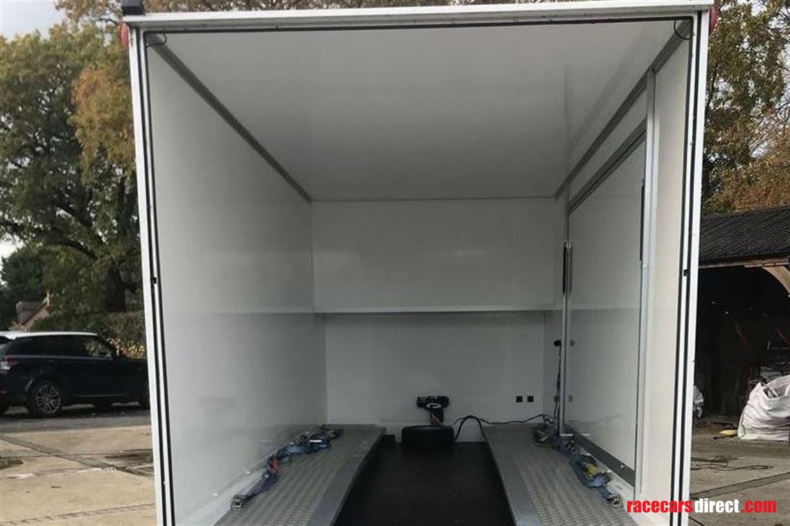 Large Trailer garage with accomodation