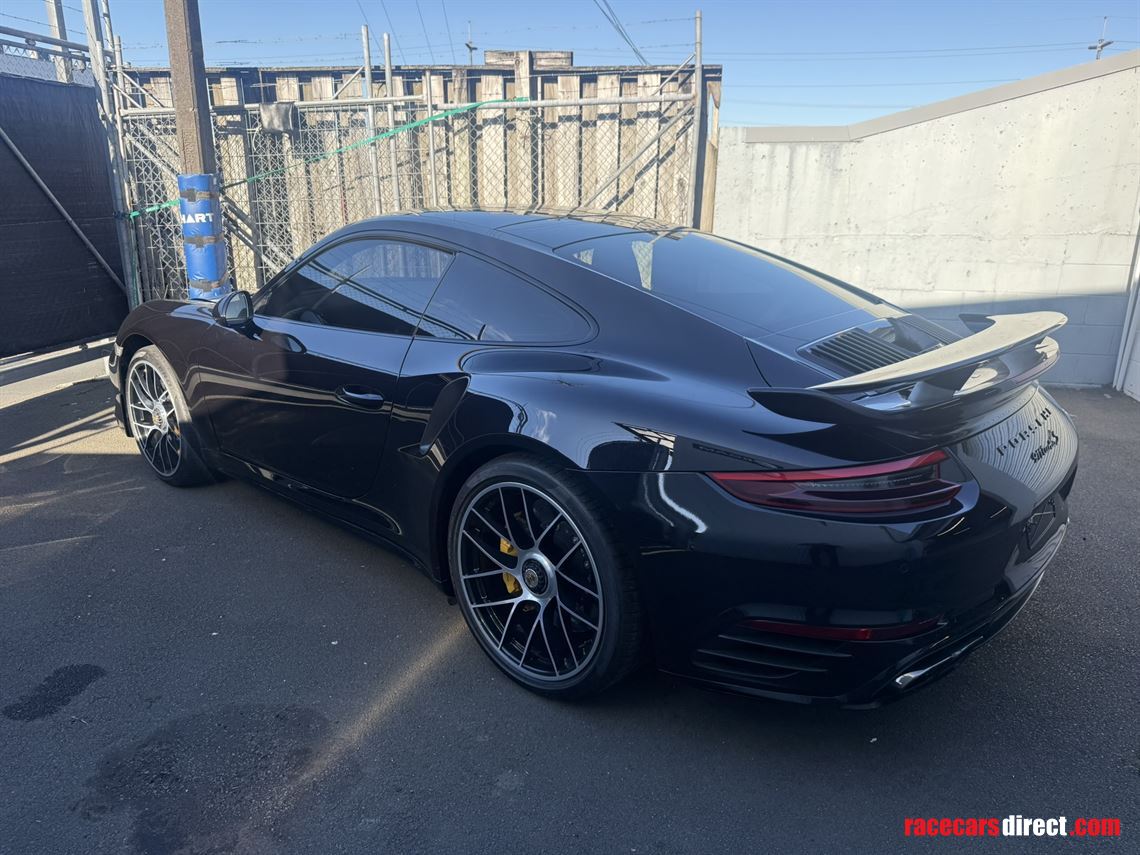 2018-porsche-911-turbo-s