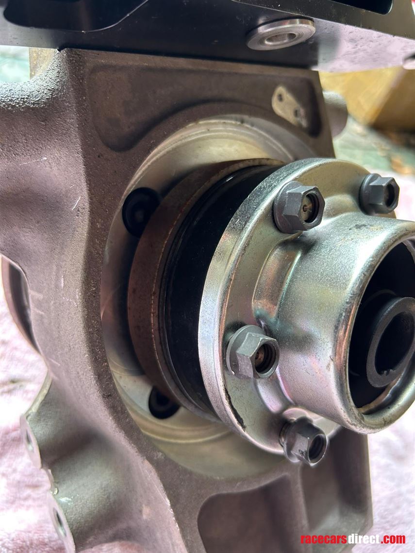 ginetta-g55-g56-gt3-gt4-centre-lock-hub-assem