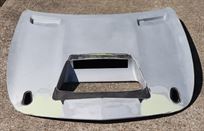 mercedes-amg-gt4-hood