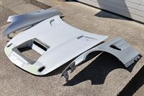 mercedes-amg-gt4-hood-and-fender-set