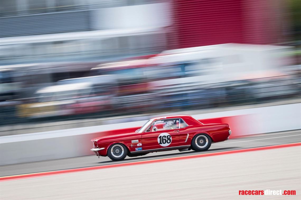 fia-ford-mustang-notchback