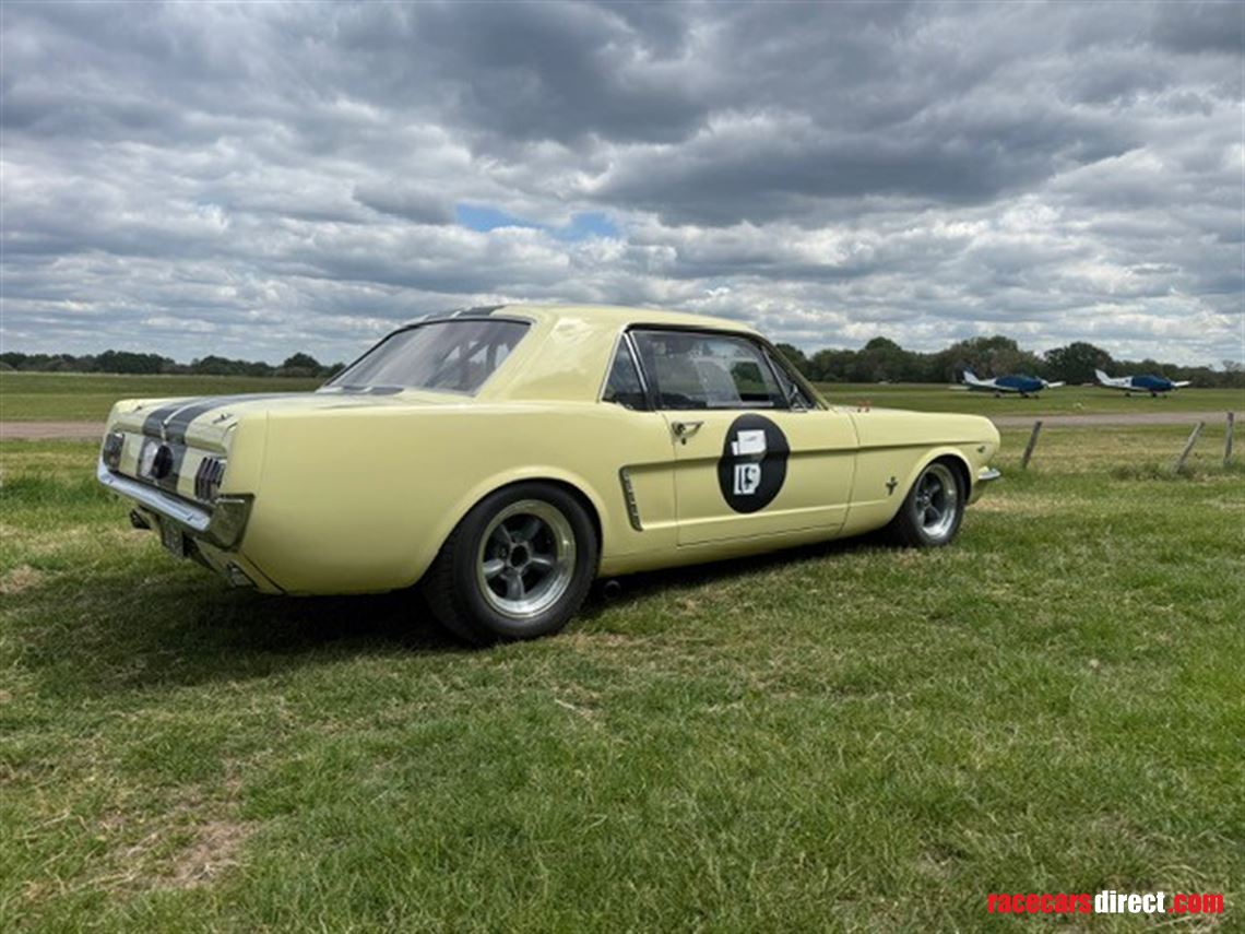fia-ford-mustang-notchback