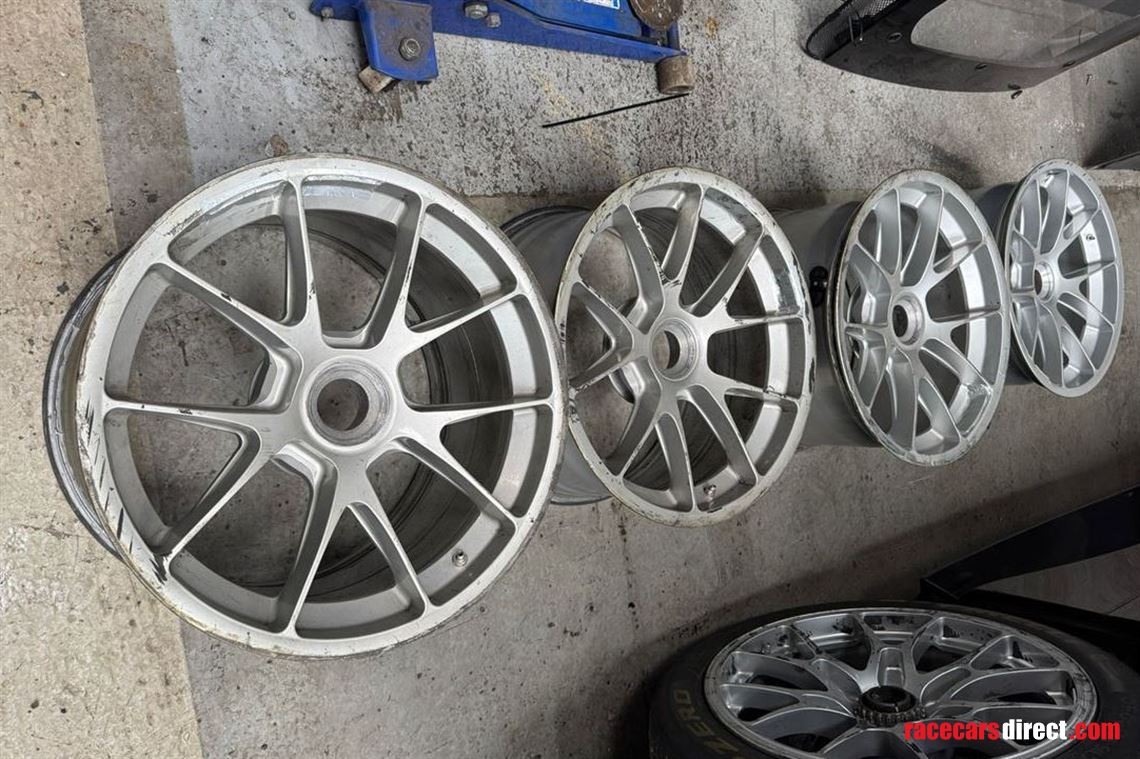 porsche-991-cup-car-wheels