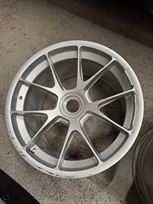 porsche-991-cup-car-wheels
