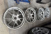 porsche-991-cup-car-wheels